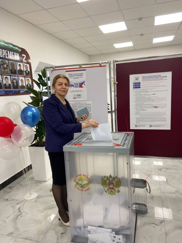 Вице-спикер Парламента Аза Хашиева и депутаты Народного Собрания Бадрудин Олигов, Магомет-Сали Добриев, Магомед Дарсигов приняли активное участие в избирательной кампании, лично реализуя свое базовое конституционное право —...
