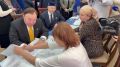 Махмуд-Али Калиматов проголосовал в Сунже вместе с родителями Героев России
