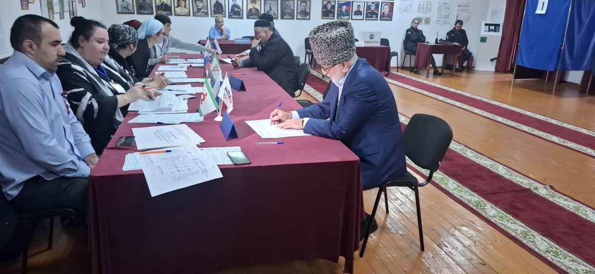 Председатель Совета старейшин при Главе Республики Ингушетия Мурат Даскиев принял участие в голосовании в Назрани Председатель Совета старейшин при Главе Республики Ингушетия Мурат Даскиев принял участие в голосовании в Назрани