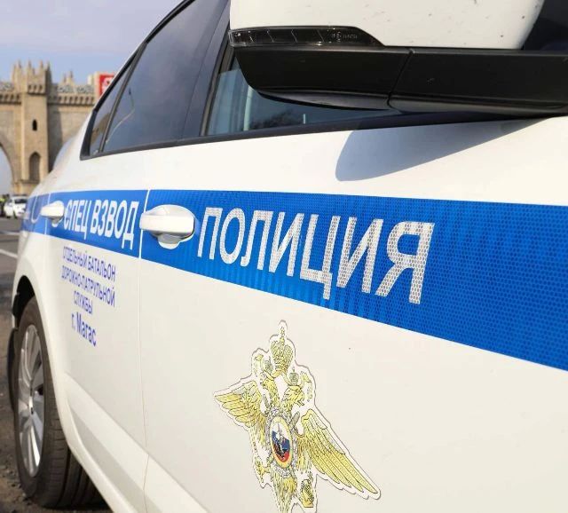 Дорожные полицейские разработали специальные маршруты патрулирования и провели ряд рейдов - сотрудники отдельного батальона ДПС Госавтоинспекции МВД по Республике Ингушетия обеспечивали безопасность граждан в период выборов