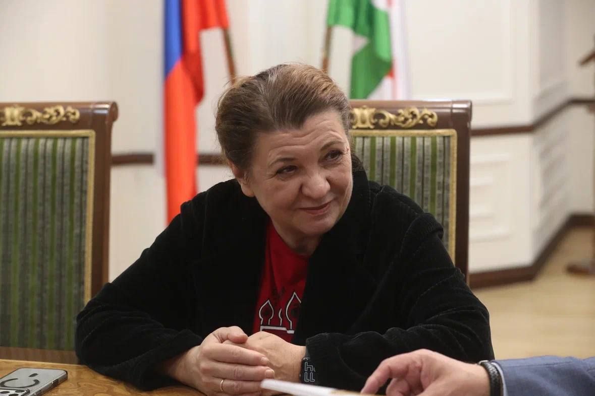 Владимир Сластенин встретился с автором документального проекта «Единство народов: традиции и ценности» Владимир Сластенин встретился с автором документального проекта «Единство народов: традиции и ценности»
