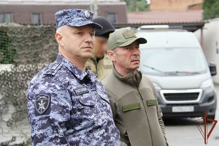 Командующий Северо-Кавказским округом Росгвардии посетил подразделения в Северной Осетии и Ингушетии Командующий Северо-Кавказским ордена Жукова округом войск национальной гвардии Российской Федерации генерал-полковник... Командующий Северо-Кавказским округом Росгвардии посетил подразделения в Северной Осетии и Ингушетии Командующий Северо-Кавказским ордена Жукова округом войск национальной гвардии Российской Федерации генерал-полковник...