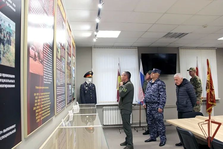 Командующий Северо-Кавказским округом Росгвардии посетил подразделения в Северной Осетии и Ингушетии Командующий Северо-Кавказским ордена Жукова округом войск национальной гвардии Российской Федерации генерал-полковник... Командующий Северо-Кавказским округом Росгвардии посетил подразделения в Северной Осетии и Ингушетии Командующий Северо-Кавказским ордена Жукова округом войск национальной гвардии Российской Федерации генерал-полковник...