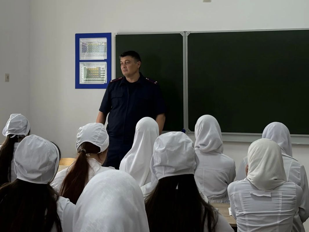 В рамках акции «Спасибо, что #МЫВМЕСТЕ» представитель следственного управления встретился со студентами В рамках акции «Спасибо, что #МЫВМЕСТЕ» представитель следственного управления встретился со студентами