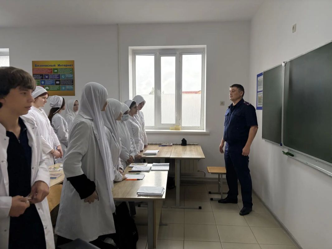 В рамках акции «Спасибо, что #МЫВМЕСТЕ» представитель следственного управления встретился со студентами
