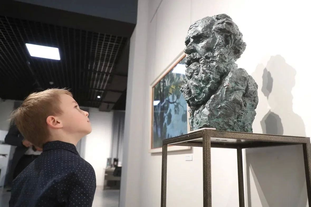 Фоторепортаж из Государственной выставочной галереи в Сунже Фоторепортаж из Государственной выставочной галереи в Сунже