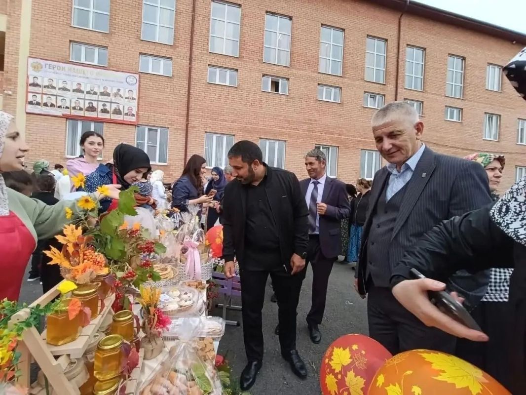 Ингушские единороссы посетили осеннюю ярмарку в коррекционной школе-интернате