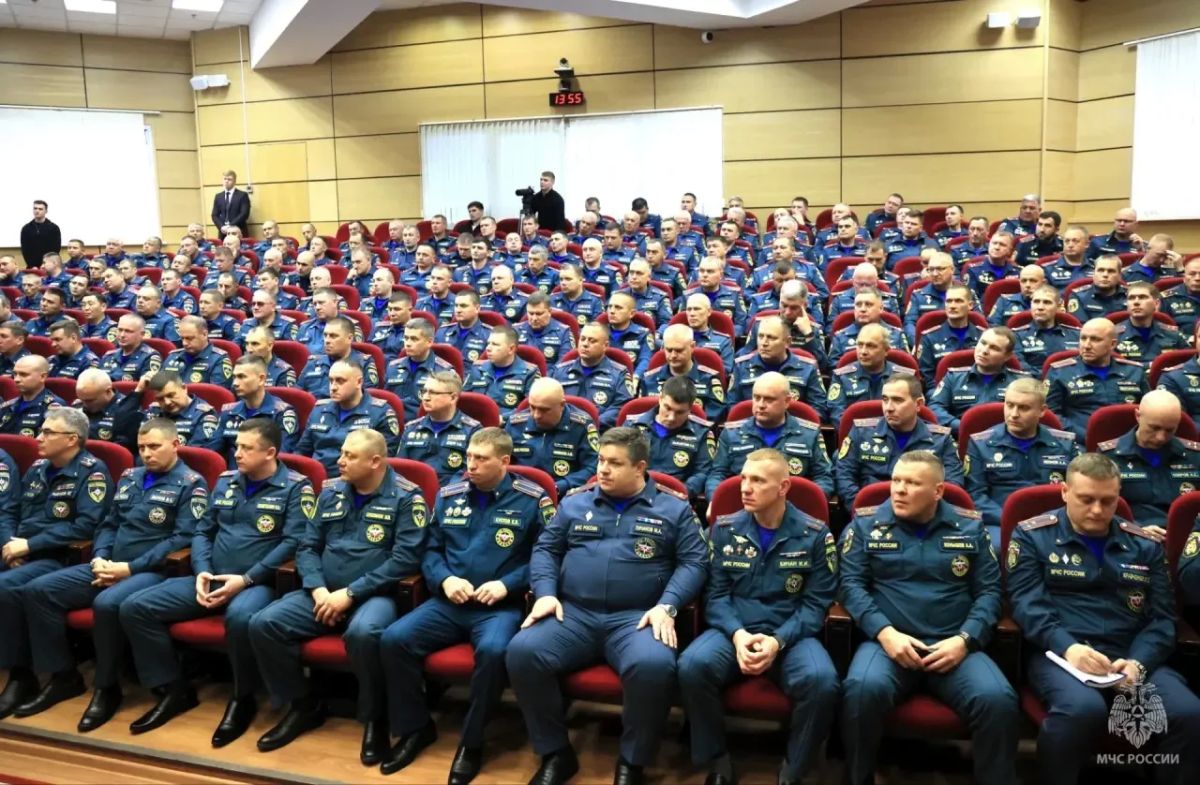 Александр Куренков провел встречу с руководителями подразделений ФПС Александр Куренков провел встречу с руководителями подразделений ФПС