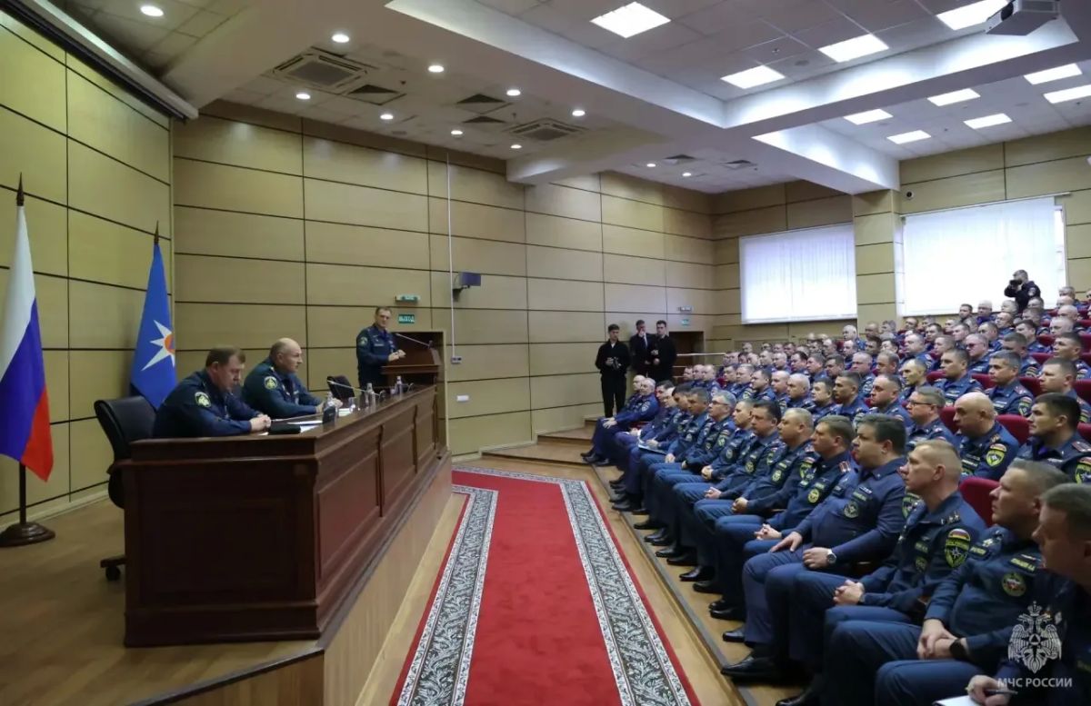 Александр Куренков провел встречу с руководителями подразделений ФПС Александр Куренков провел встречу с руководителями подразделений ФПС