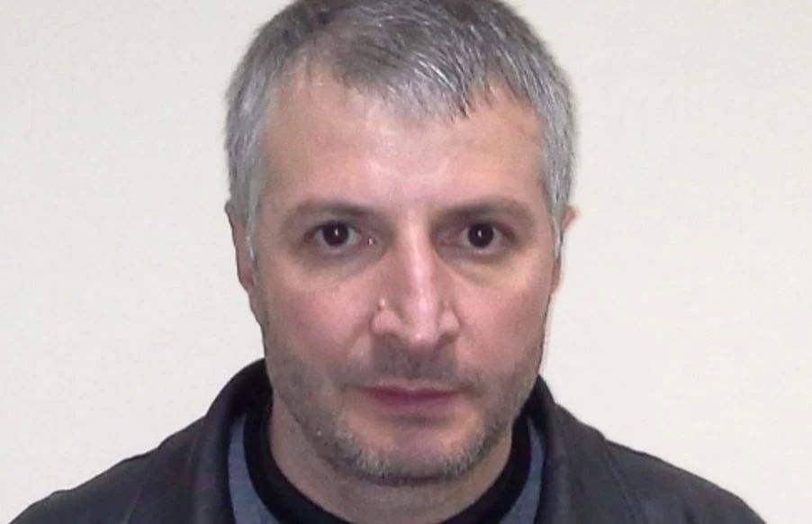Вор в законе Ахмед Сутулый не признаёт вину по обвинению в высшем положении в преступной иерархии, сообщил источник РЕН ТВ