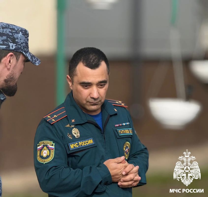 #ЛицаМЧС: Беслан Гатиев. В рубрике #ЛицаМЧС мы рассказываем о людях, чья профессия — ежедневный подвиг #ЛицаМЧС: Беслан Гатиев. В рубрике #ЛицаМЧС мы рассказываем о людях, чья профессия — ежедневный подвиг