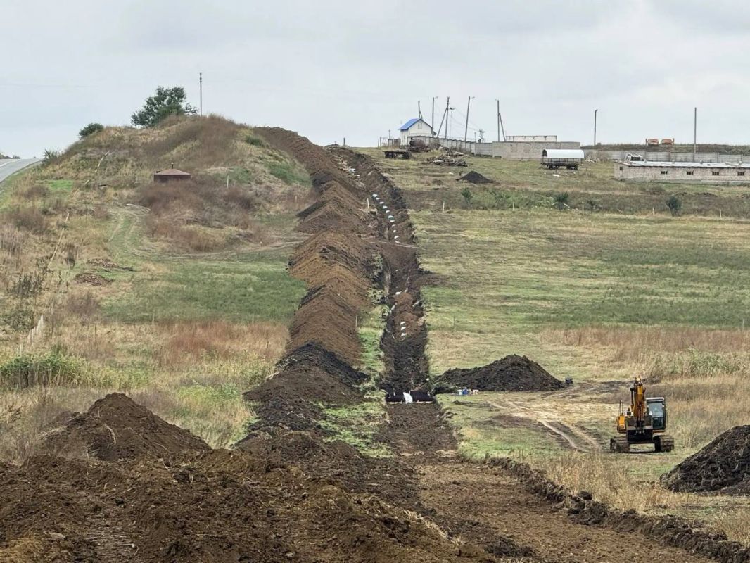 В Карабулаке продолжается прокладка участка водовода в рамках строительства Алкунского водозаборного комплекса на реке Асса