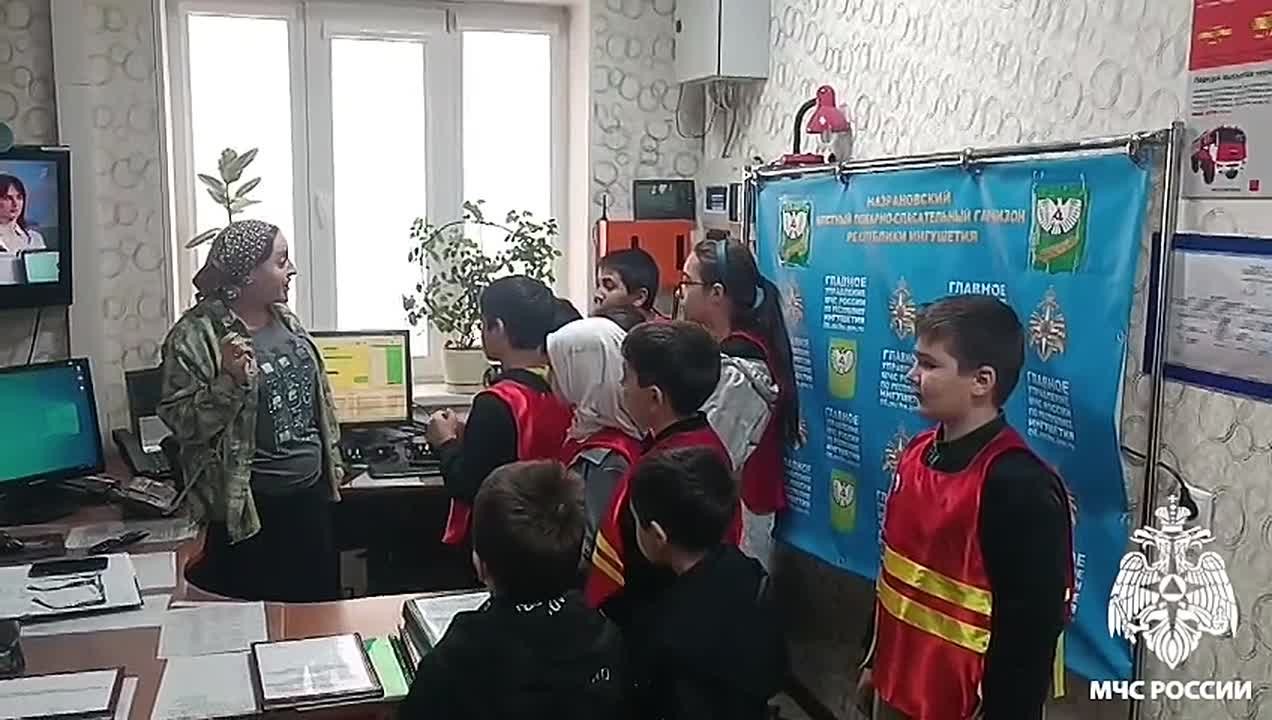 Школьники Назрани заглянули «за кулисы» пожарной части!