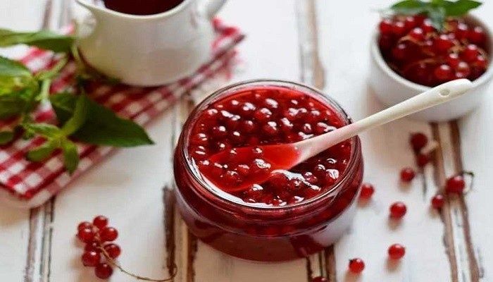 Непревзойденное варенье из красной смородины: как сохранить яркие вкусы лета на зиму