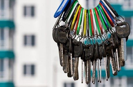 У застройщиков появился годовой кредит на штрафы: новая волна отсрочек