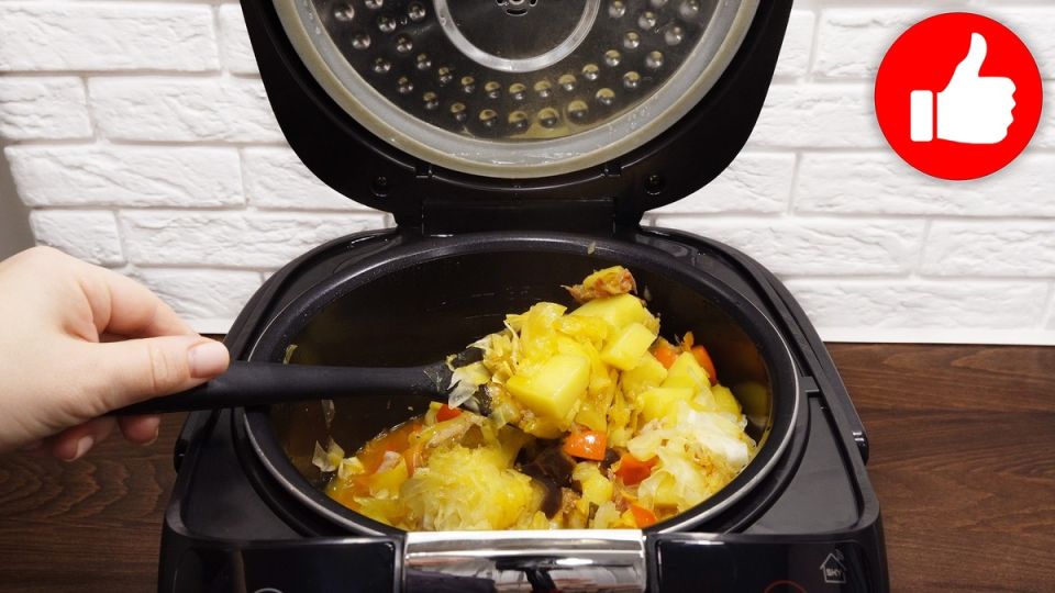 Насыщенное овощное рагу с тушенкой: идеальный выбор для обеда или ужина